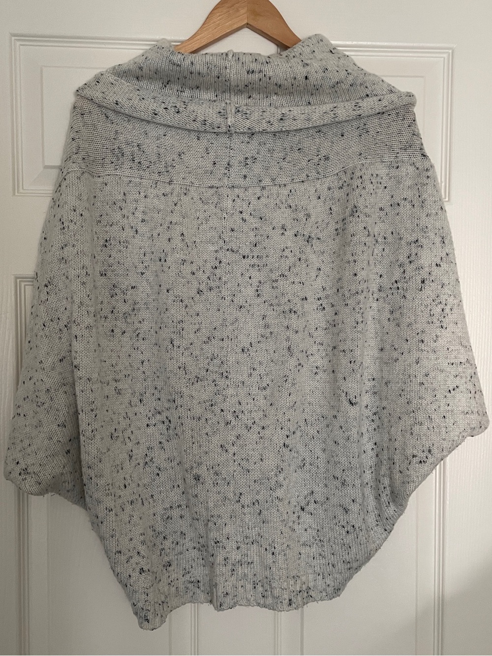 🩶 Anthropologie Speckled Light Gray Cable Cowl-Neck Sweater 🩶 - Picture 4 of 6